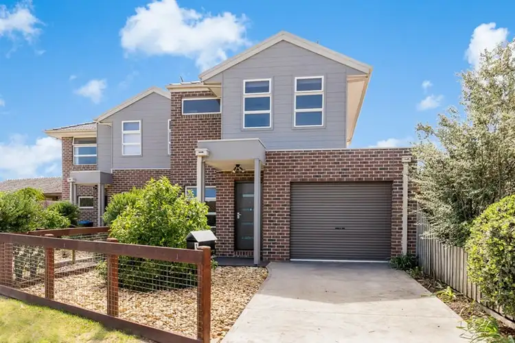 1/8 Moffatt Crescent, Hoppers Crossing VIC 3029
