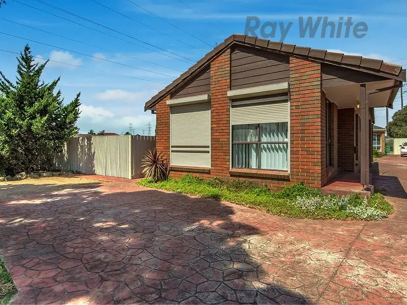 Main view of Homely unit listing, 1/16 Currunghi Court, St Albans VIC 3021