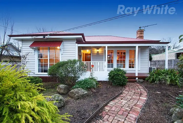 15 MIMOSA Avenue, Kilsyth VIC 3137