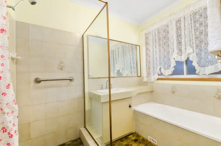 Sixth view of Homely house listing, 11 Fromholz Crescent, Avondale NSW 2530