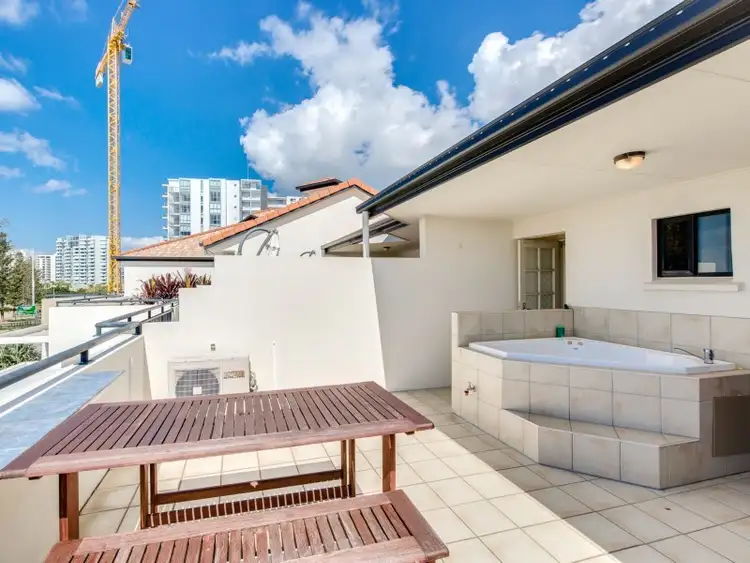 328/392 Marine Parade, Labrador QLD 4215