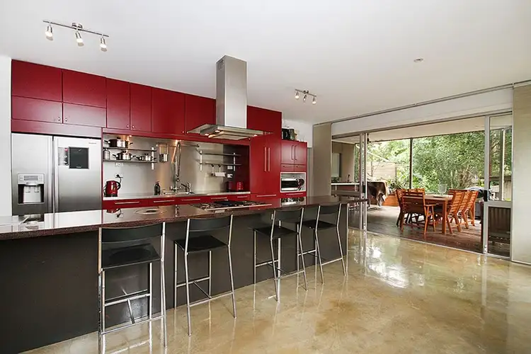 12 Raff Avenue, Holland Park QLD 4121