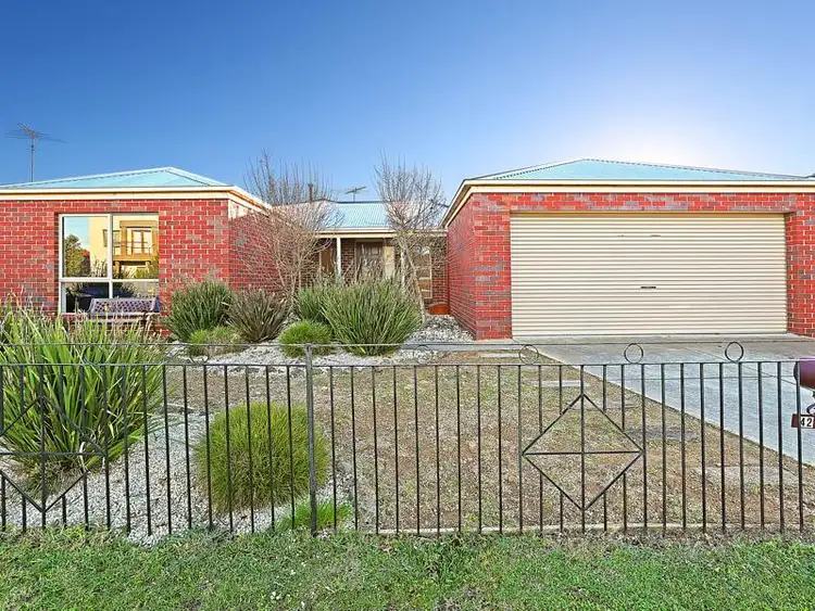 42 Meadenhall Drive, St Albans Park VIC 3219