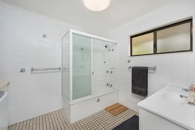 Seventh view of Homely unit listing, 5/33-35 Goonawarra Drive, Mooloolaba QLD 4557