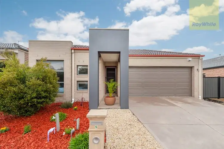 5 Bottlebrush Road, Craigieburn VIC 3064