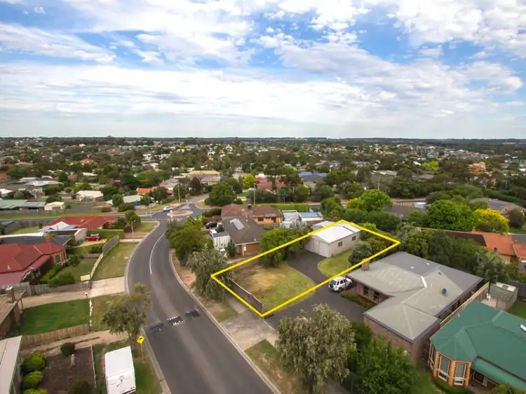 24 Flora Road, Mount Martha VIC 3934