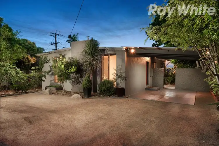 301 Grimshaw Street, Watsonia VIC 3087