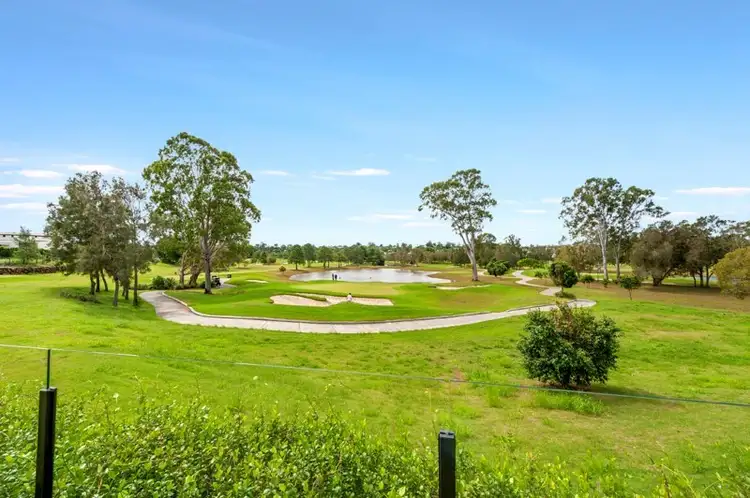 18 The Boulevard, Benowa QLD 4217