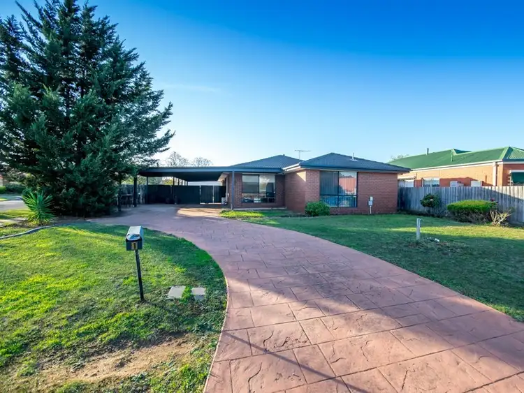 1 Luisa Court, Brookfield VIC 3338