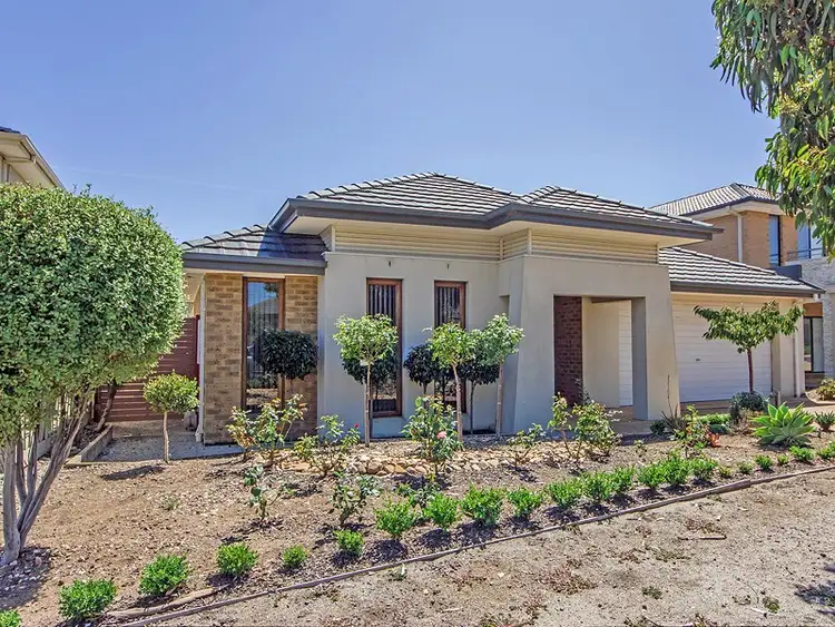 37 Middle  Park Drive, Sanctuary Lakes VIC 3030