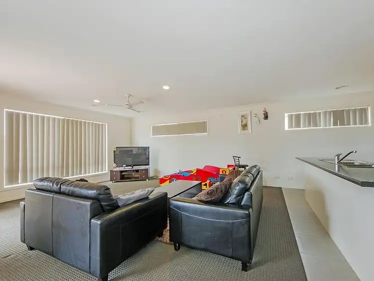 Sixth view of Homely house listing, 10 Yandee Court, Truganina VIC 3029