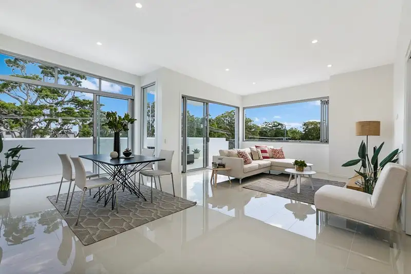 Main view of Homely apartment listing, 18/22 Bay Terrace, Wynnum QLD 4178