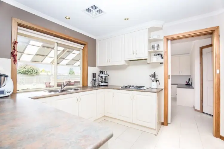12 Lakewood Avenue, Mount Gambier SA 5290