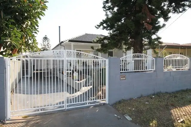 74 Goodacre Avenue, Fairfield West NSW 2165