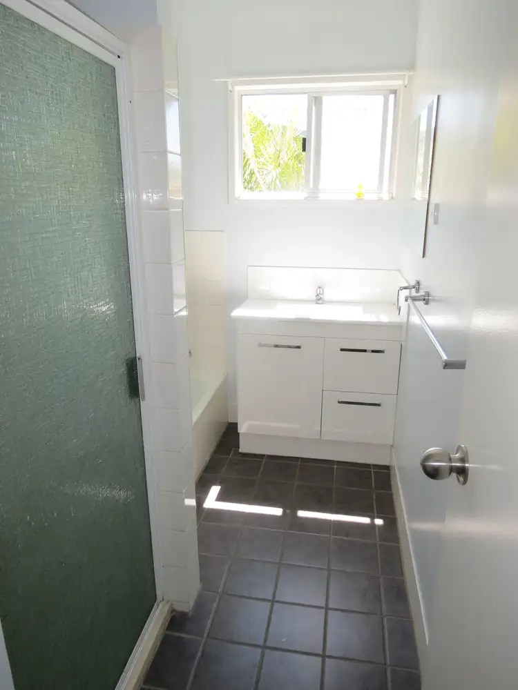 Sixth view of Homely house listing, 2 Brahman Place, Emerald QLD 4720