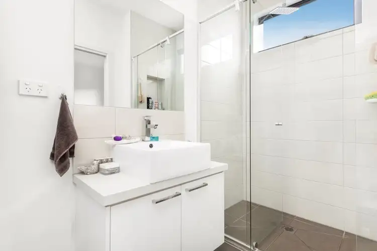 Sixth view of Homely apartment listing, 5/1 Griffiths Street, Reservoir VIC 3073