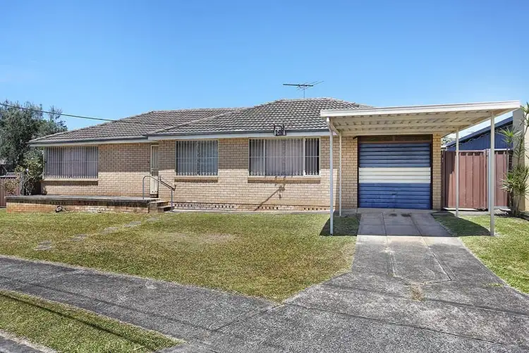 2 Casanda Avenue, Smithfield NSW 2164