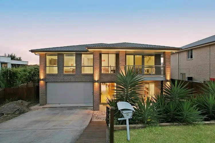 Main view of Homely house listing, 5 Yeates Close, Carindale QLD 4152