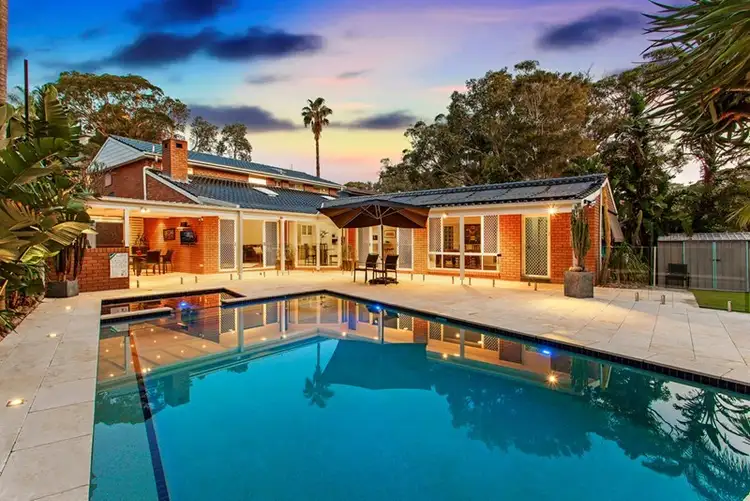 37 Hopetoun Street, Forresters Beach NSW 2260