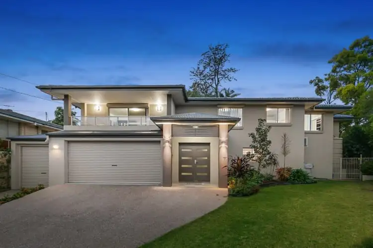 8 Aruma Street, Holland Park West QLD 4121