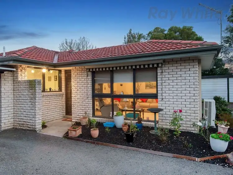 2/8 Cricklewood Avenue, Frankston VIC 3199