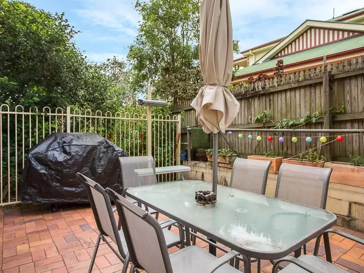 Seventh view of Homely house listing, 4/19 Alexandra Street, Balmoral QLD 4171