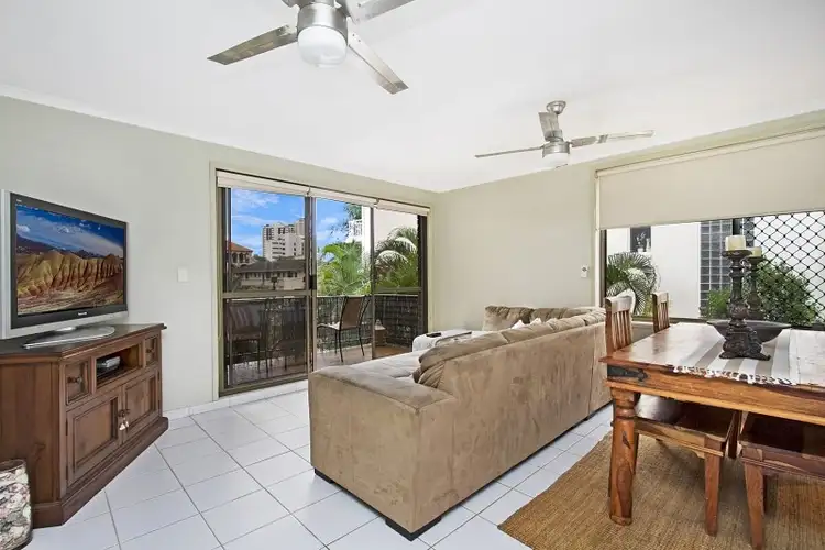 4 'Cascade Lodge' 16 Rosewood Avenue, Broadbeach QLD 4218
