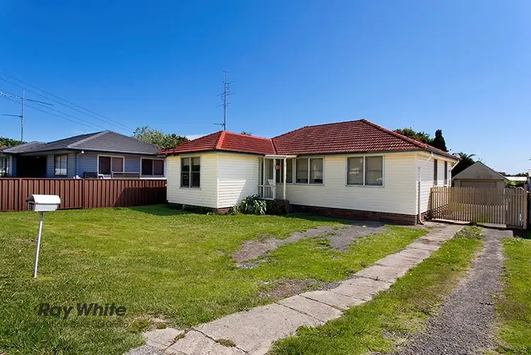 18 Anthony Street, Lake Illawarra NSW 2528