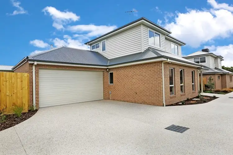 Second view of Homely house listing, 2/25 Toyne Avenue, Hamlyn Heights VIC 3215