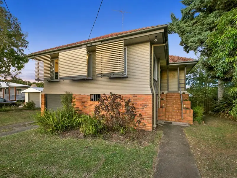 Main view of Homely house listing, 10 Waller Street, Mount Gravatt QLD 4122
