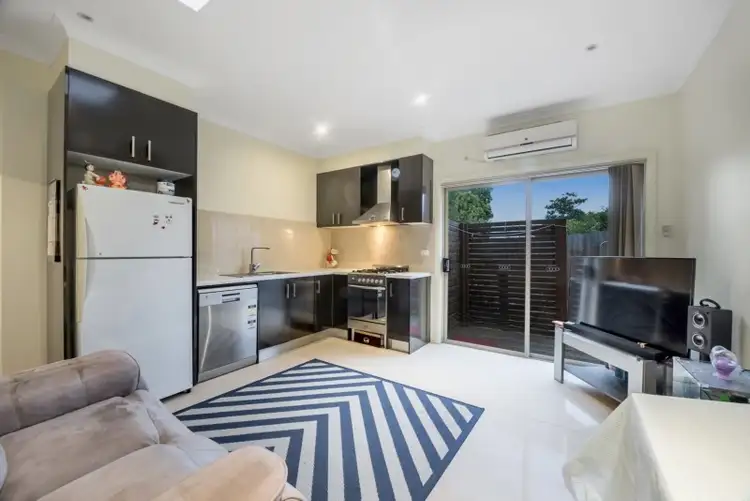 3/213-215 Albert Street, Reservoir VIC 3073