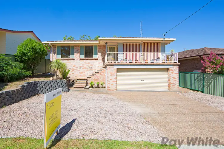 136 Elizabeth Bay Drive, Lake Munmorah NSW 2259