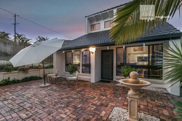 17 Gordon Terrace, Indooroopilly QLD 4068