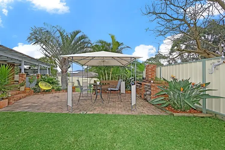 4 Sherwood Close, Bateau Bay NSW 2261