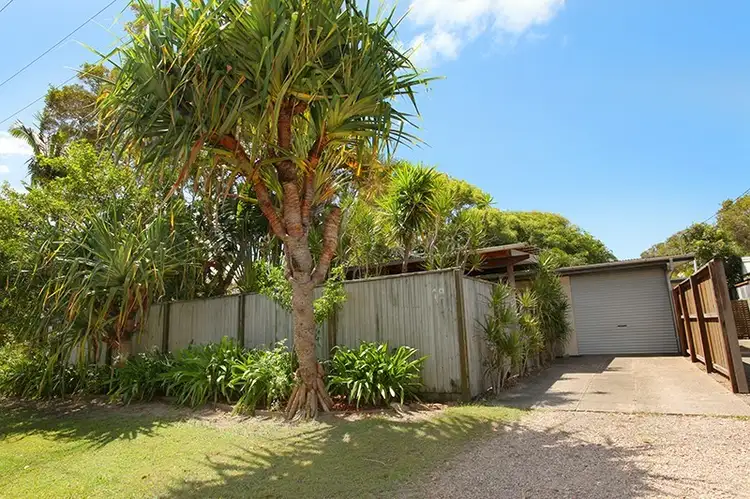 18 Currawong Street, Mudjimba QLD 4564