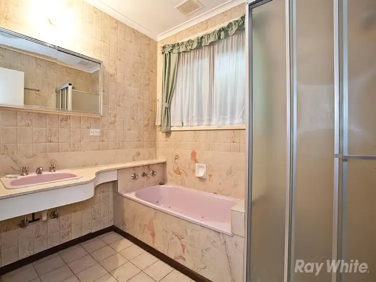 Seventh view of Homely house listing, 2 Worthing Court, Mulgrave VIC 3170