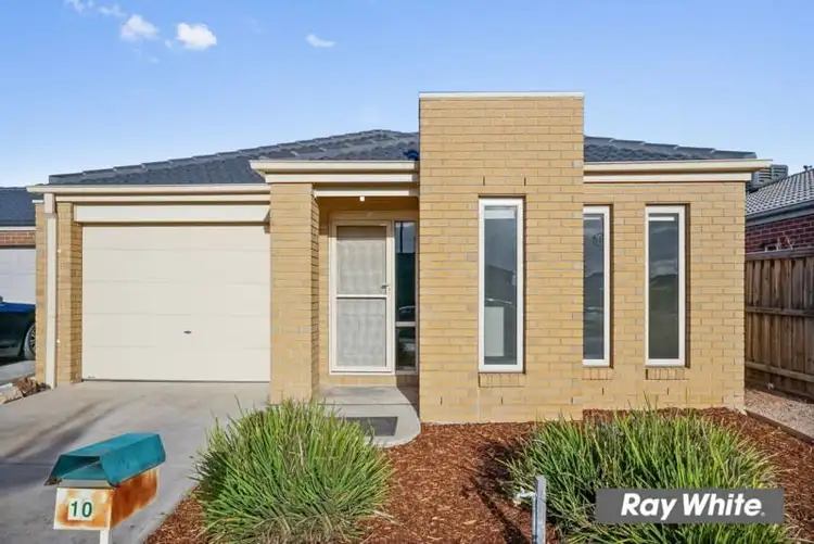 Second view of Homely house listing, 10 Susan Place, Tarneit VIC 3029