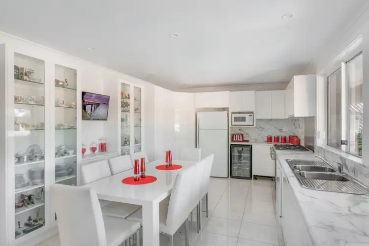 69 Manooka Crescent, Bradbury NSW 2560