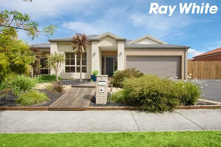 5 Whiteley Way, Pakenham VIC 3810