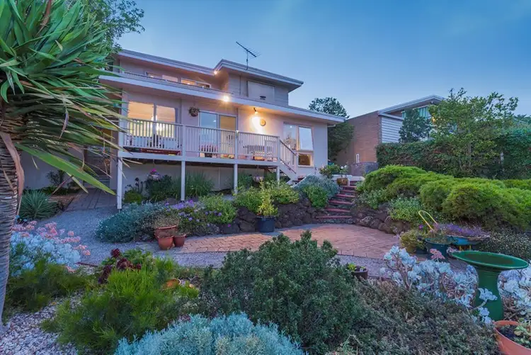 32 Challambra Cresent, Highton VIC 3216