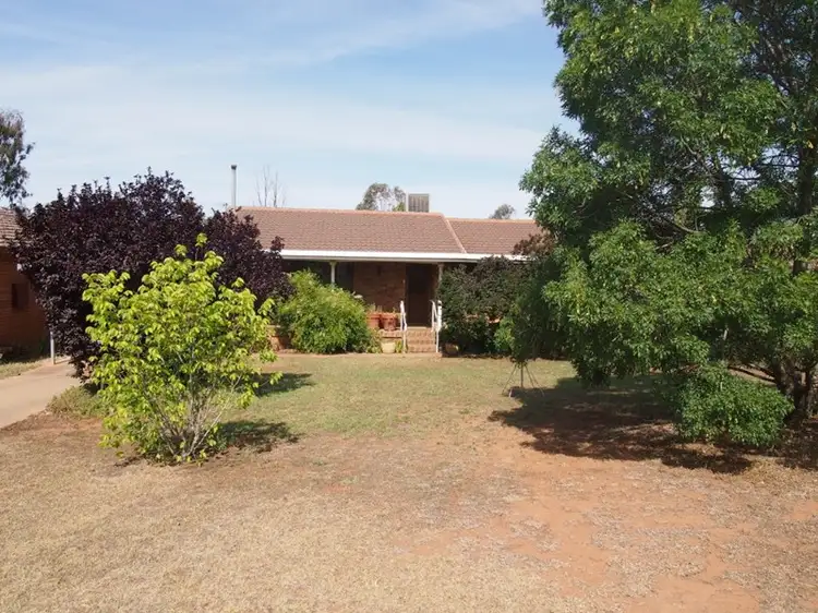 20 Officers Parade, Condobolin NSW 2877