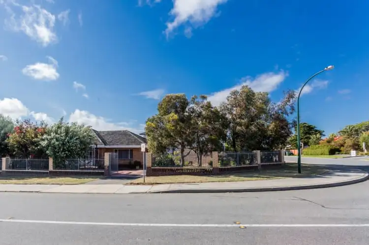 8 Fifth Street, Bicton WA 6157