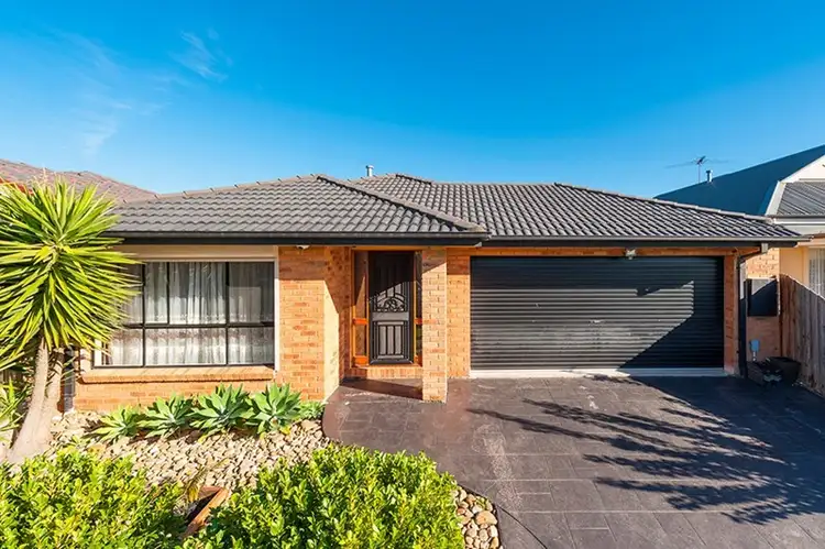 52 Statesman Avenue, Roxburgh Park VIC 3064