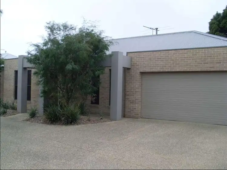 2/378 Cambourne Street, Lavington NSW 2641