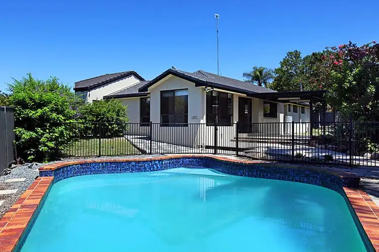 11 Lunar Court, Benowa QLD 4217