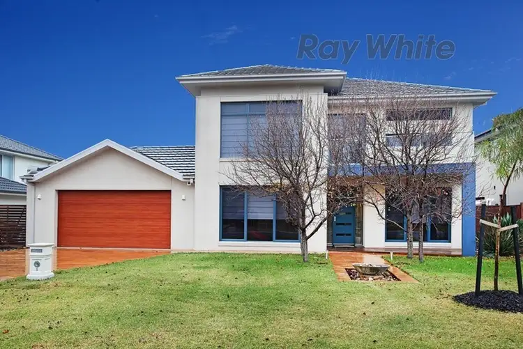 5 Bloomingdale Court, Sanctuary Lakes VIC 3030