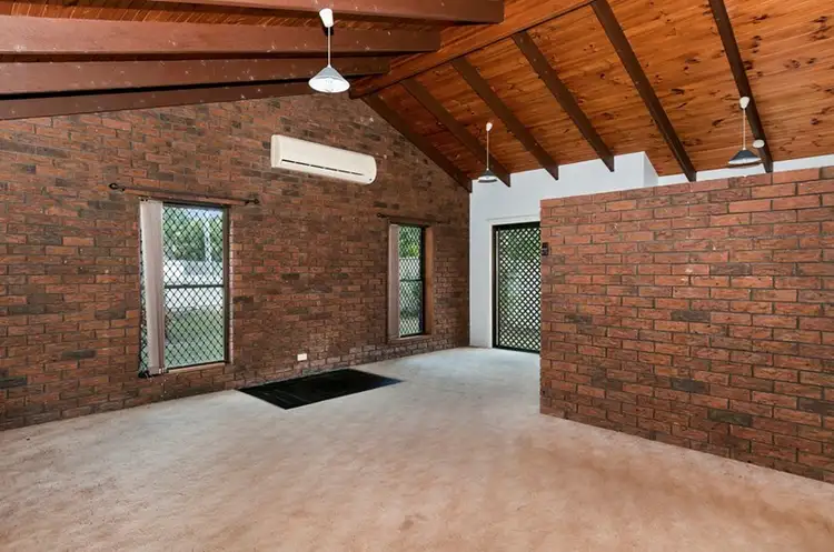 7 Moore Street, Loganlea QLD 4131