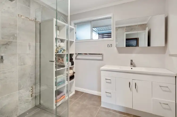 Seventh view of Homely house listing, 4 Moloii Crescent, Birkdale QLD 4159