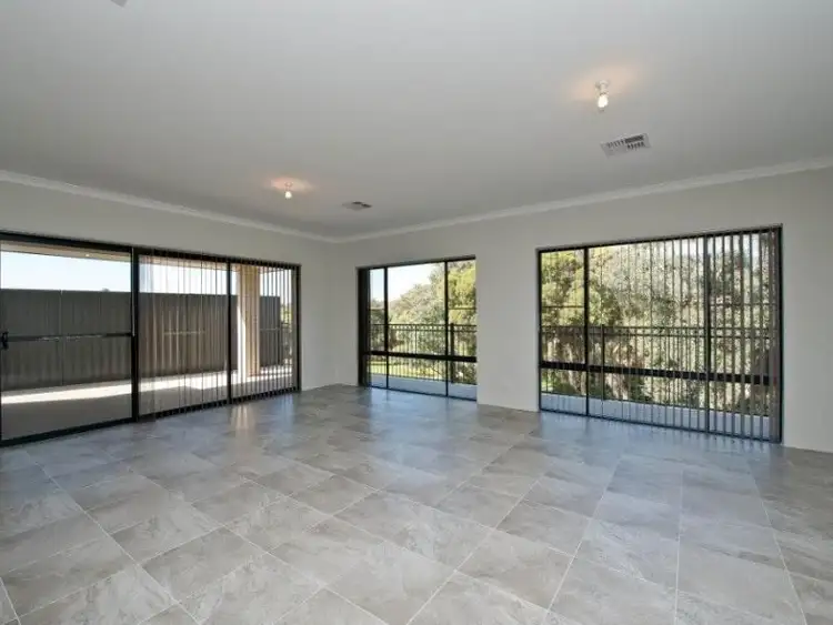 15 Aldine Ridge, Aveley WA 6069