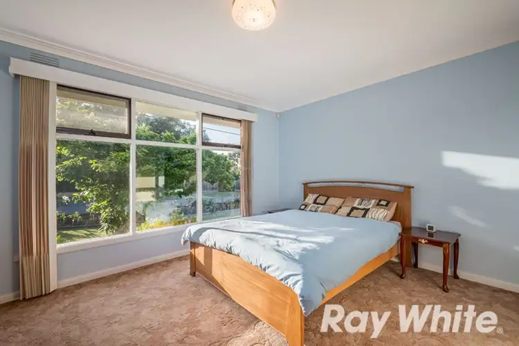 Sixth view of Homely house listing, 1 Woodcrest Road, Vermont VIC 3133